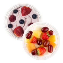 Healthy Hand gesneden fruit, rauwkost of bavarois